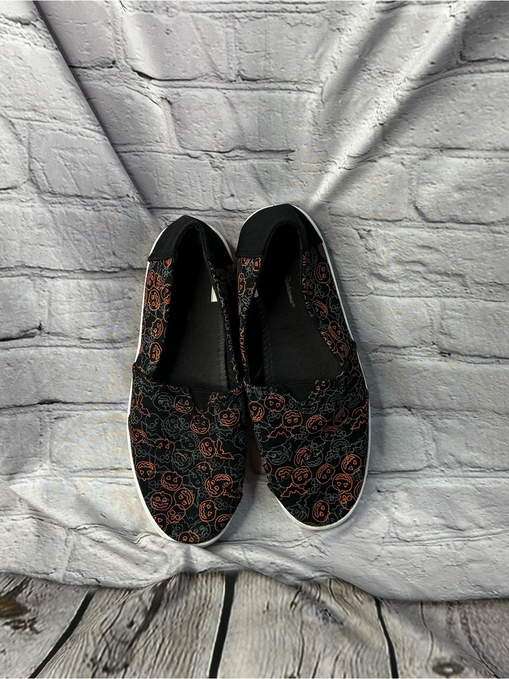 Tommy Bahama Women’s Halloween Slip On Cloth Sneaker Shoes Glow In The Dark 9.5